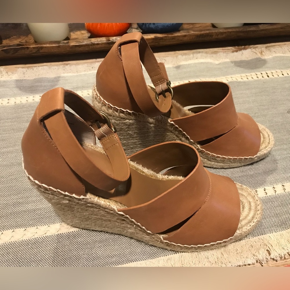 Treasure & Bond camel wedges size 11